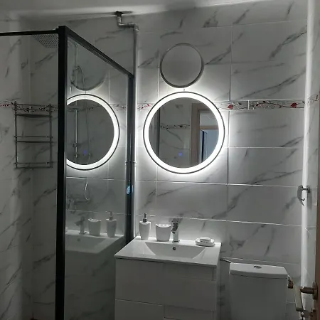 Deltaview Deluxe Apartment