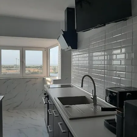 Deltaview Deluxe Apartment *